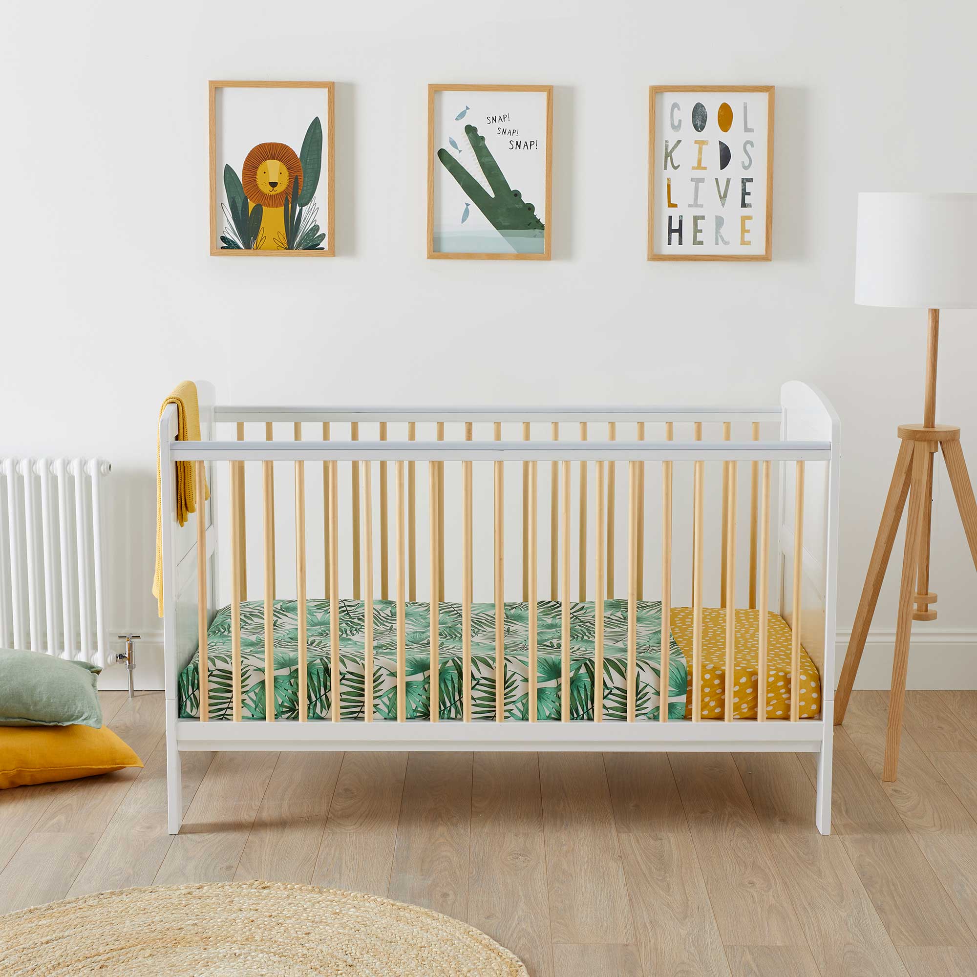 Ickle Bubba Coleby Scandi Classic Cot Bed White - Image 4