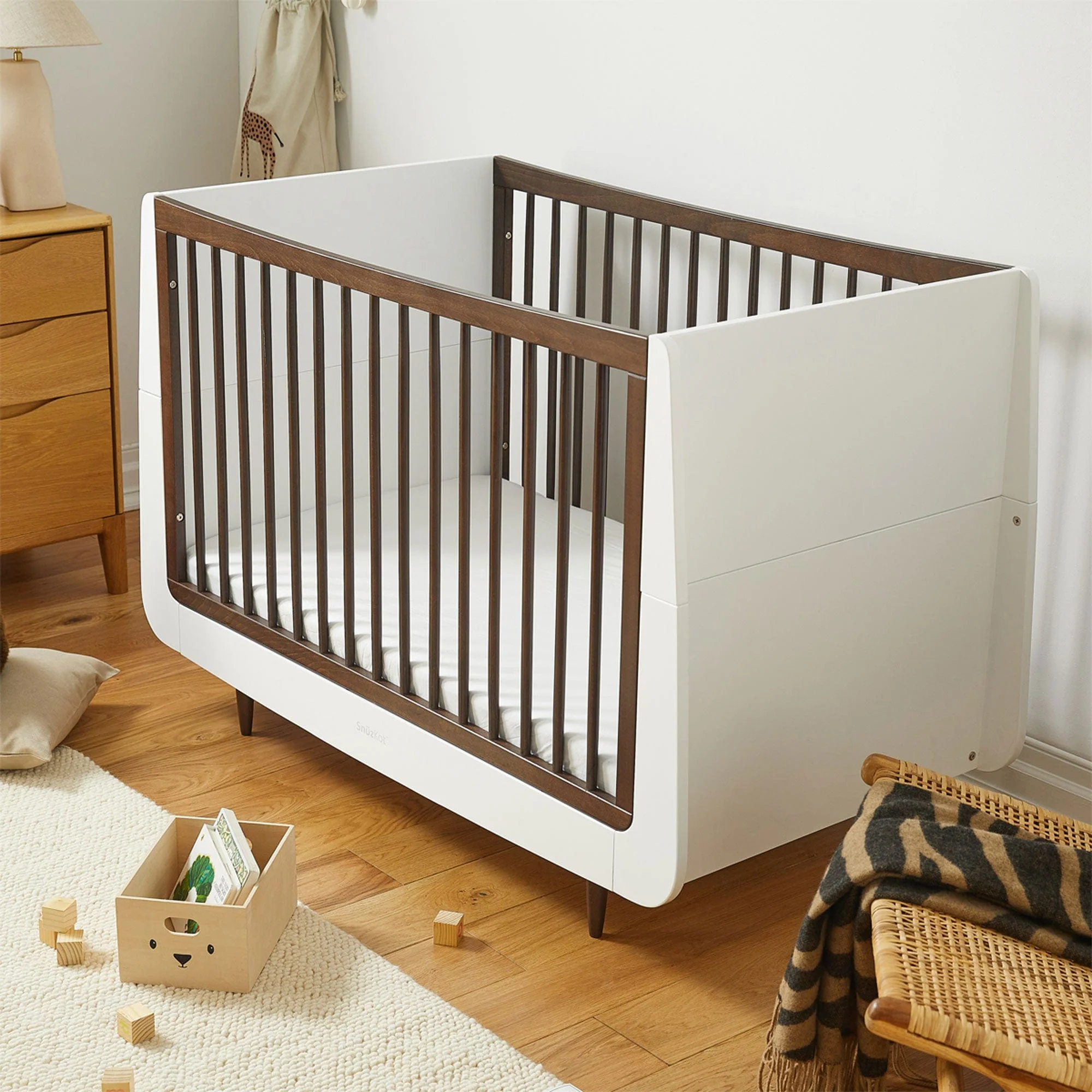 SnüzKot Skandi 2 Piece Nursery Furniture Set - Ebony - Image 4