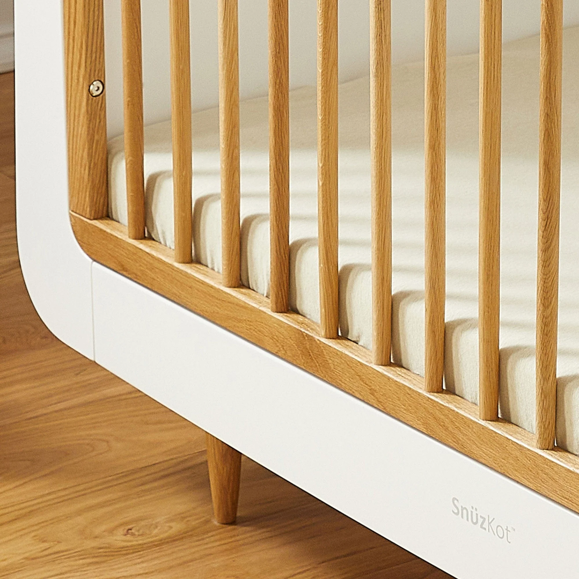 SnüzKot Skandi 3 Piece Nursery Furniture Set - Oak - Image 3